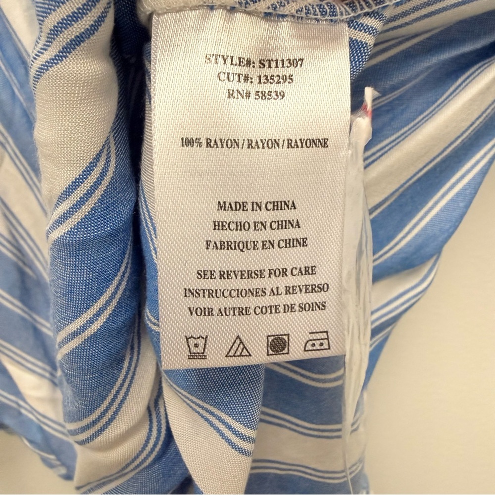 NWT Kut from the Kloth Jenalee Stripe Surplice blouse, blue & white | Size Small - Picture 6 of 7